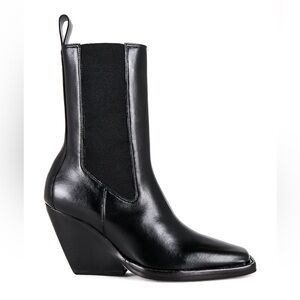 Like New Helsa Chelsea Boot